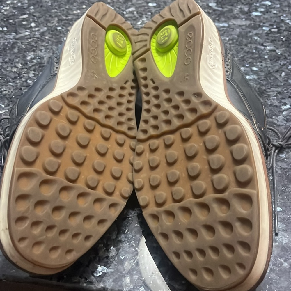 Ecco wingtip - Picture 2 of 4